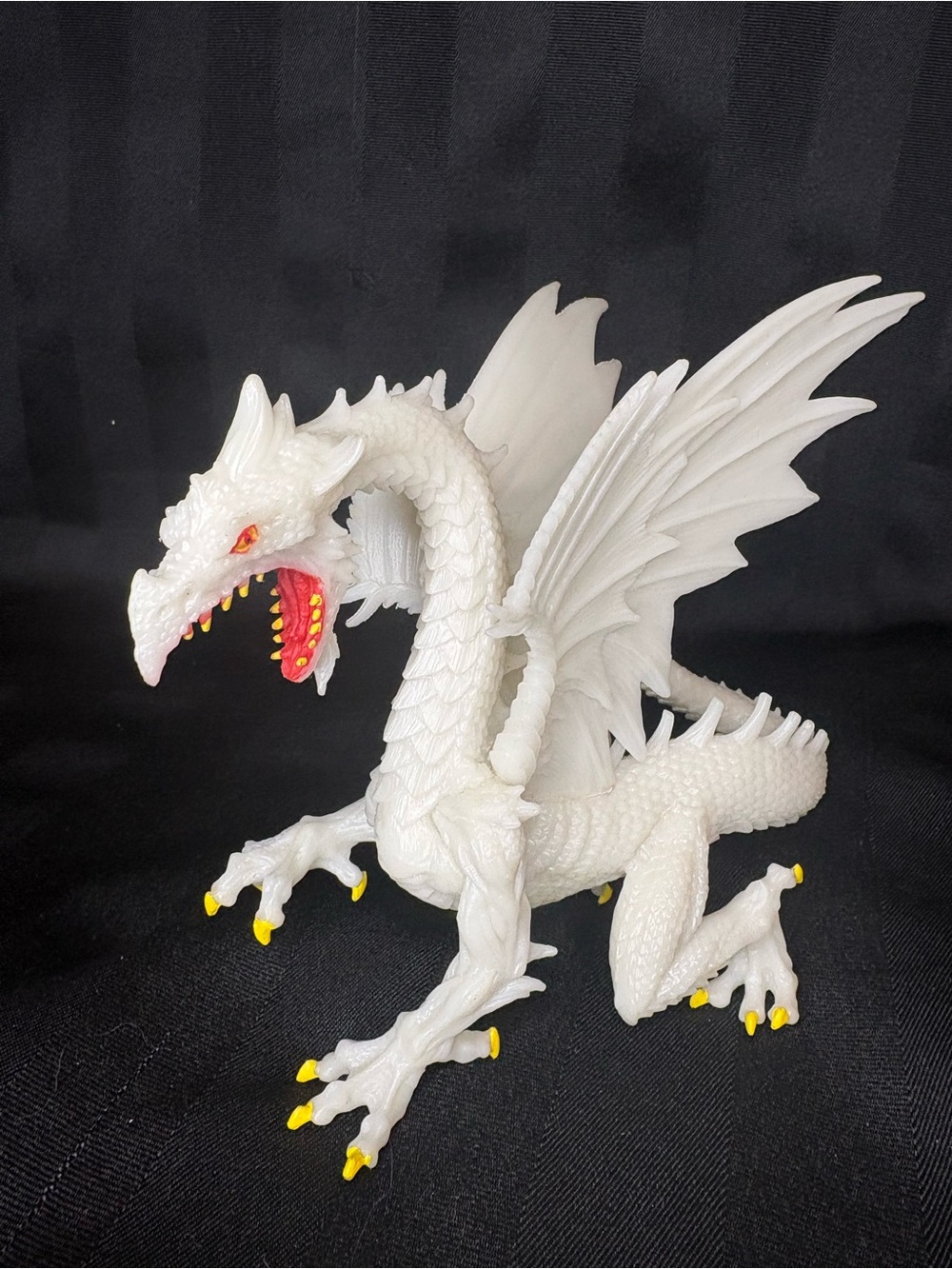 Safari LTD Mythical Fantasy Figures Glow-in-The-Dark White Snow Dragon 5"